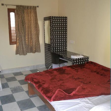 Hotel Vaibhav Raxaul エクステリア 写真